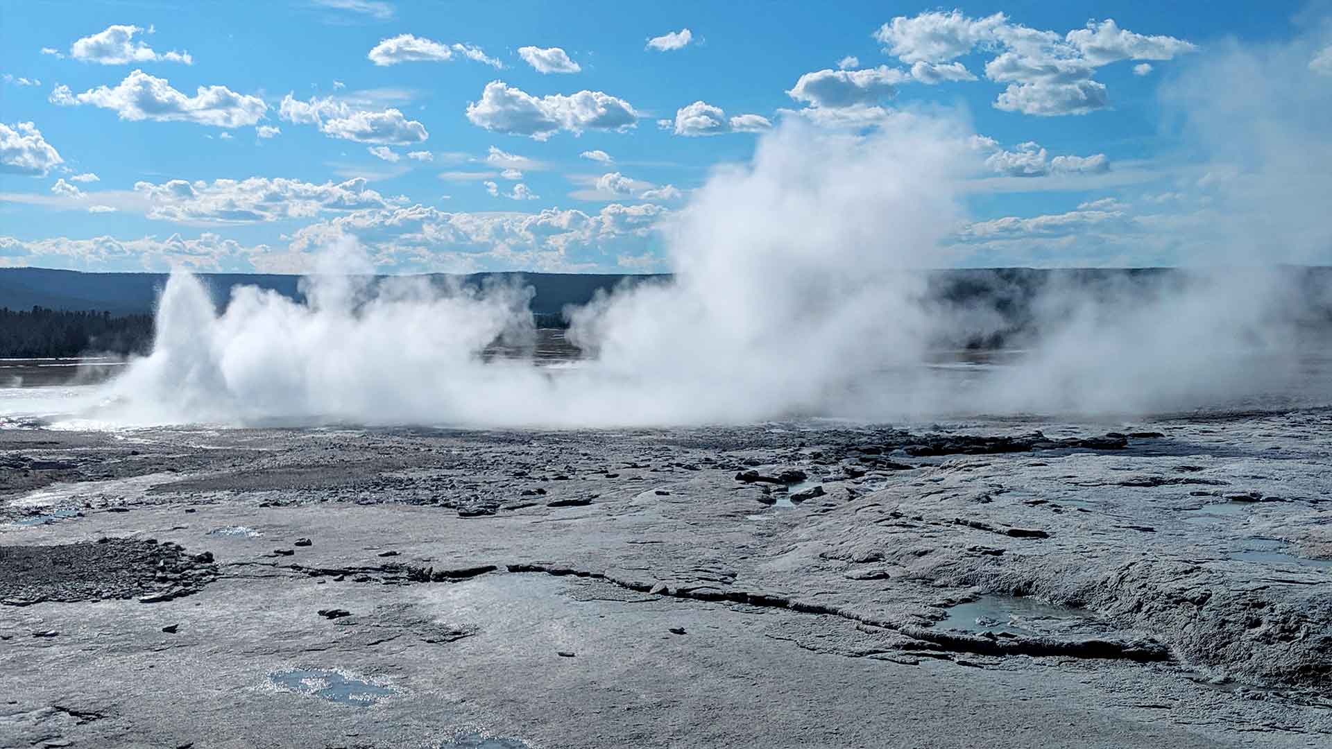 Yellowstone geyser image