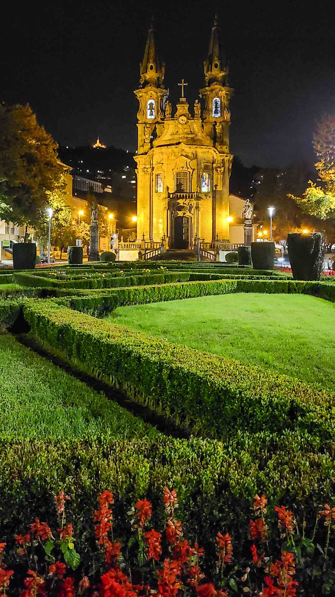 Guimaraes Travel Guide Image of Church Igreja e Oratórios de Nossa Senhora da Consolação e Santos Passos at night