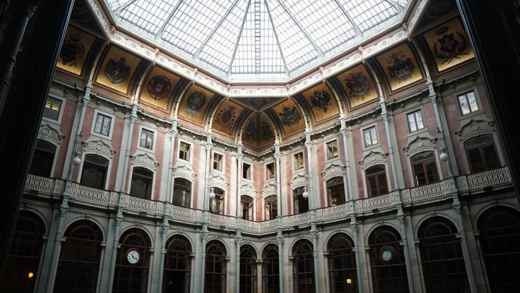 Palácio da Bolsa domed main entry hall of nations
