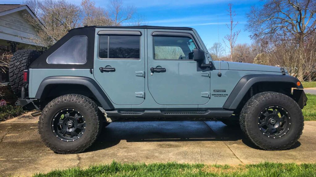 Jeep Wrangler Bestop Soft Top fastback twill from the passenger side