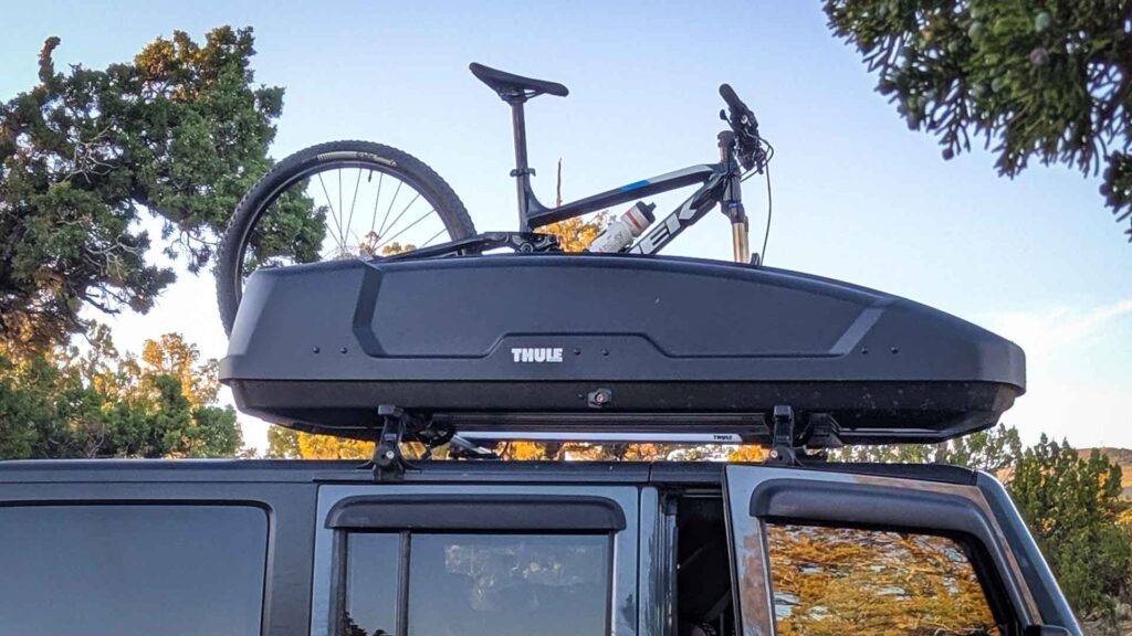 Jeep Wrangler aftermarket part Thule roof rack system with bike mount